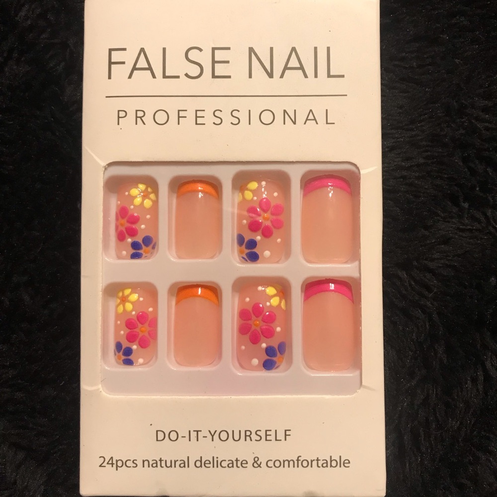 False nail professional